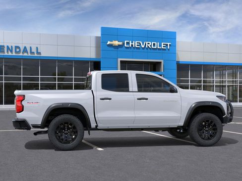 New 2026 Chevrolet Colorado Trail Boss w/ Off-Road Front Bumper Package AWD/4WD image 5