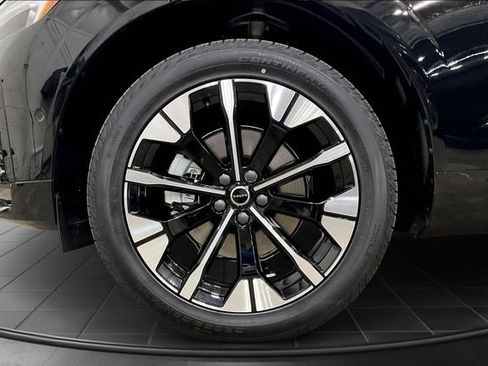 New 2026 Volvo XC60 B5 Plus w/ Climate Package AWD/4WD image 13
