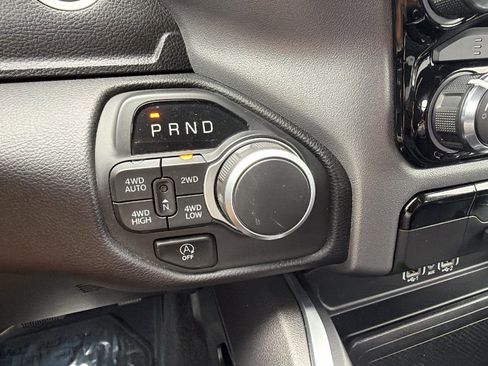Used 2025 RAM 1500 Big Horn AWD/4WD image 31