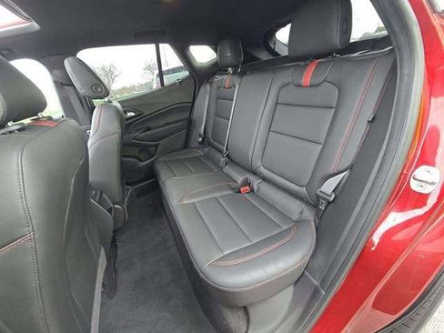 Used 2024 Chevrolet Trax RS w/ Sunroof Package FWD image 11