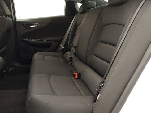 Used 2025 Chevrolet Malibu LS FWD image 18