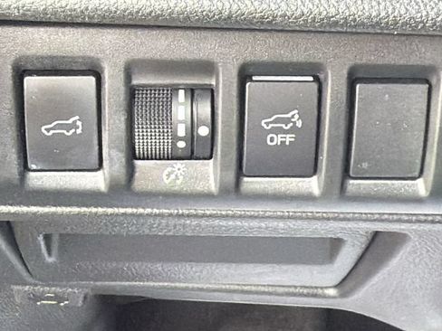 Used 2022 Subaru Outback Premium AWD/4WD image 30