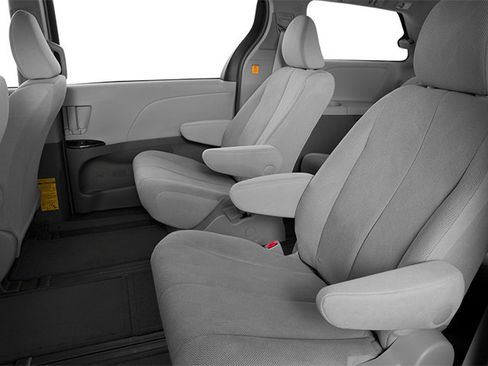 Used 2014 Toyota Sienna LE FWD image 14