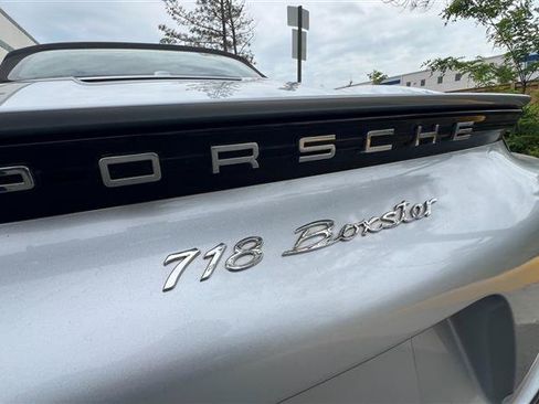 Used 2018 Porsche 718 Boxster RWD image 37