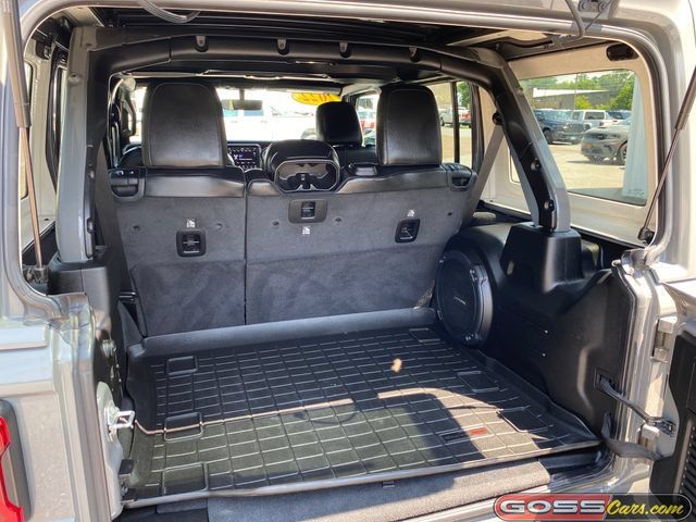Used 2022 Jeep Wrangler Unlimited Sahara AWD/4WD image 8