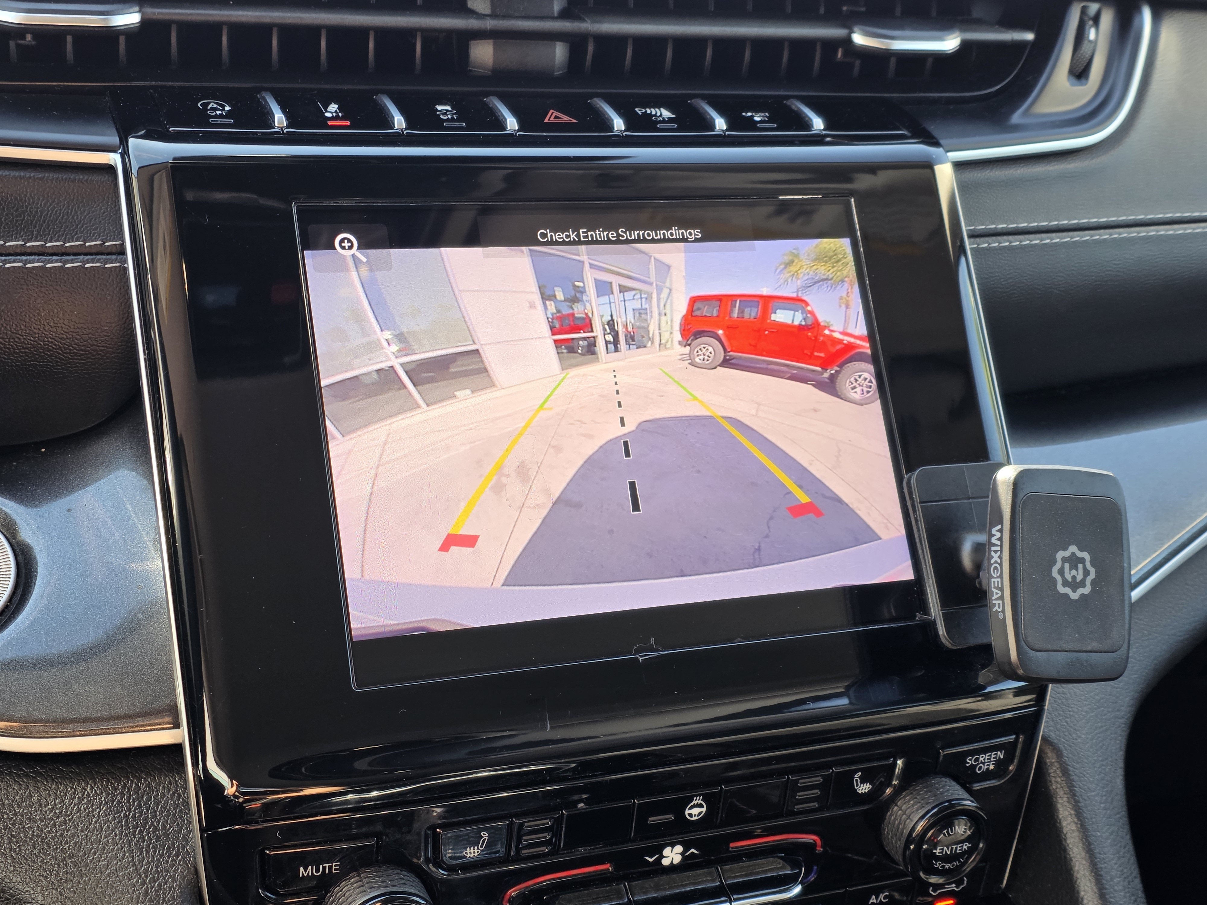 Used 2022 Jeep Grand Cherokee L Laredo RWD image 17