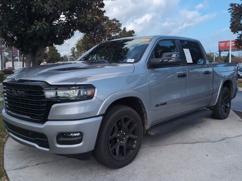 Used 2025 RAM 1500 Laramie w/ Night Edition image 5