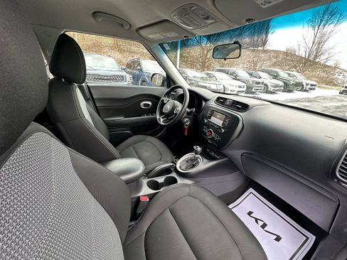 Used 2017 Kia Soul + image 23