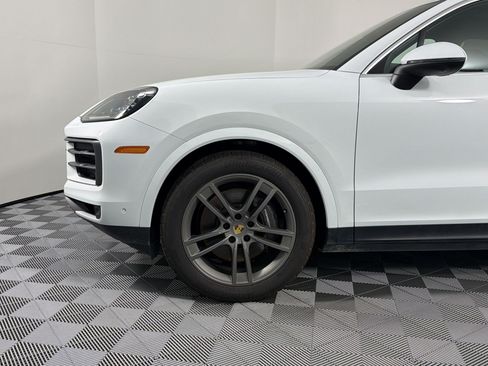 Certified 2024 Porsche Cayenne AWD/4WD image 27