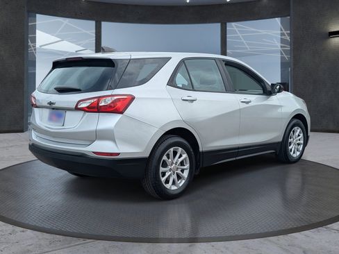 Used 2020 Chevrolet Equinox LS FWD image 6