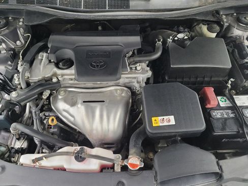 Used 2016 Toyota Camry SE w/ Moonroof Package image 30