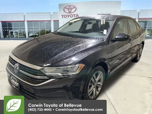 Used 2024 Volkswagen Jetta SE image 7