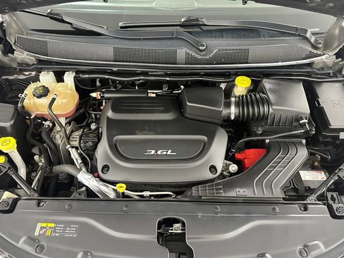 Used 2017 Chrysler Pacifica LX FWD image 30