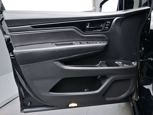 Used 2022 Honda Odyssey Elite image 9