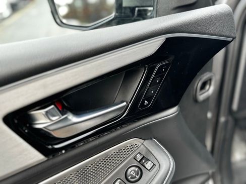 Used 2023 Acura MDX SH-AWD w/ Technology Package image 17