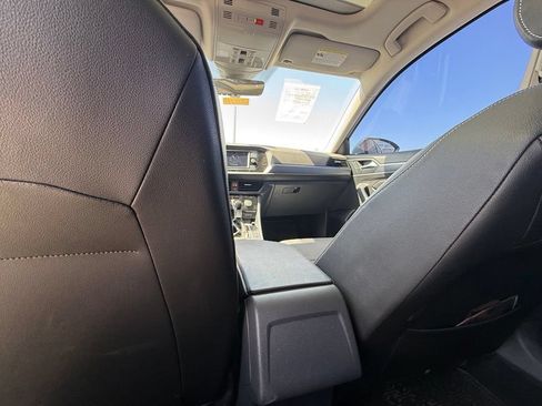 Used 2024 Volkswagen Jetta SE w/ Panoramic Sunroof Package FWD image 19