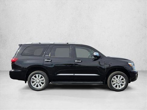 Used 2020 Toyota Sequoia Platinum image 4