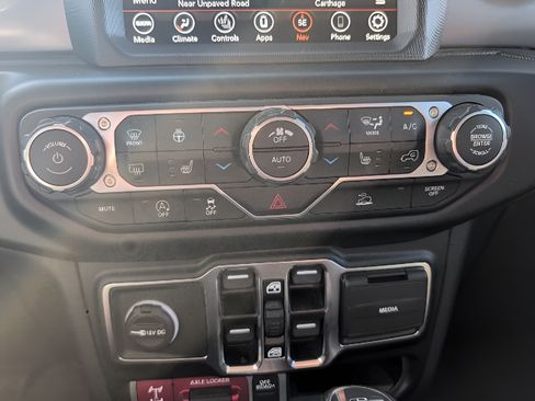 Used 2023 Jeep Gladiator Mojave w/ LED Lighting Group AWD/4WD image 14