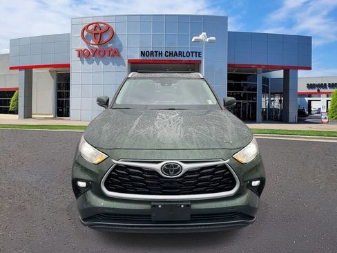 Used 2024 Toyota Highlander XLE image 5