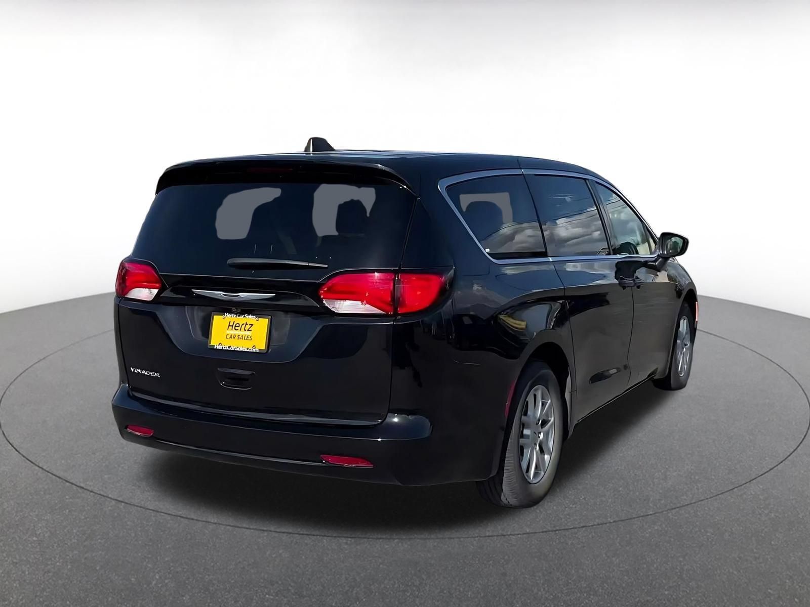 Used 2024 Chrysler Voyager LX FWD image 13