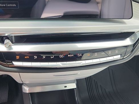 Used 2024 Cadillac Lyriq Luxury AWD/4WD image 16
