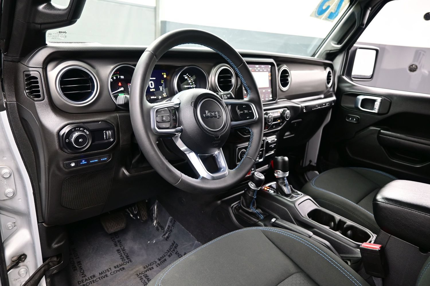 Used 2023 Jeep Wrangler Unlimited Rubicon 4xe AWD/4WD image 14