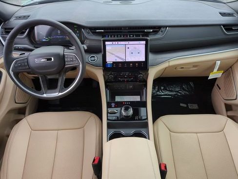 Used 2024 Jeep Grand Cherokee Limited 4xe w/ Luxury Tech Group II image 15