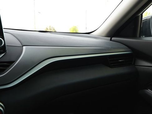 Used 2024 Nissan Altima 2.5 SR FWD image 24