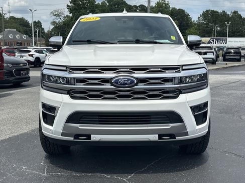 Used 2023 Ford Expedition Platinum AWD/4WD image 3