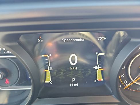 New 2025 Jeep Gladiator Sport image 16