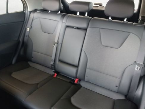 Used 2024 Kia Niro EX image 9