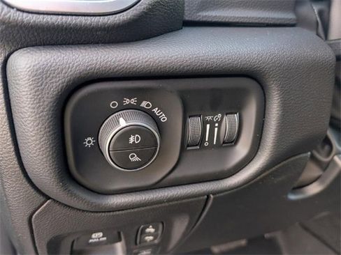 New 2026 RAM 1500 4x4 Crew Cab image 17