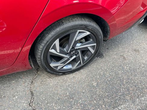 Used 2025 Hyundai Elantra Limited image 30