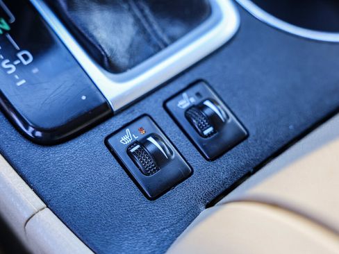 Used 2015 Toyota Highlander XLE image 17