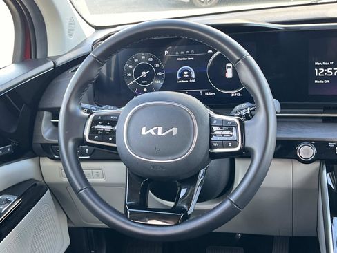 Used 2024 Kia Carnival SX image 8