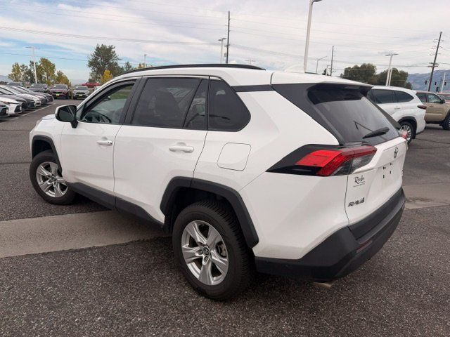 Used 2020 Toyota RAV4 XLE AWD/4WD image 3