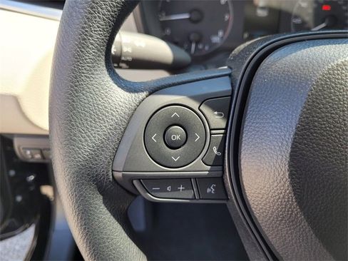 Used 2025 Toyota Corolla LE image 25