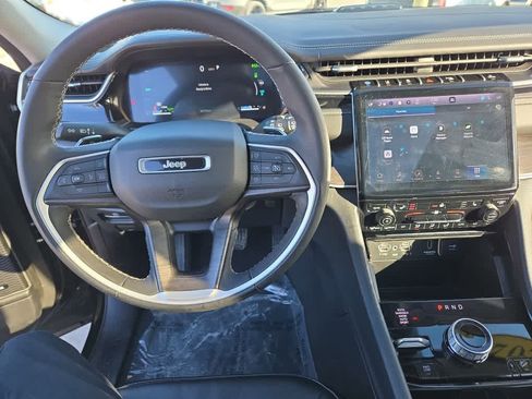 Used 2022 Jeep Grand Cherokee Limited 4xe image 9