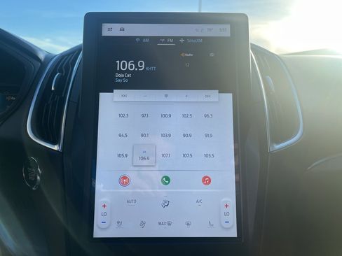 Used 2024 Ford Edge Titanium image 16