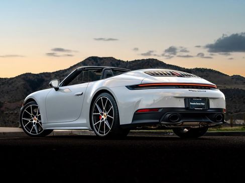 Used 2026 Porsche 911 Carrera 4S AWD/4WD image 2