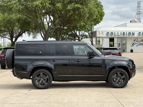 Used 2023 Land Rover Defender 130 X-Dynamic SE AWD/4WD image 4