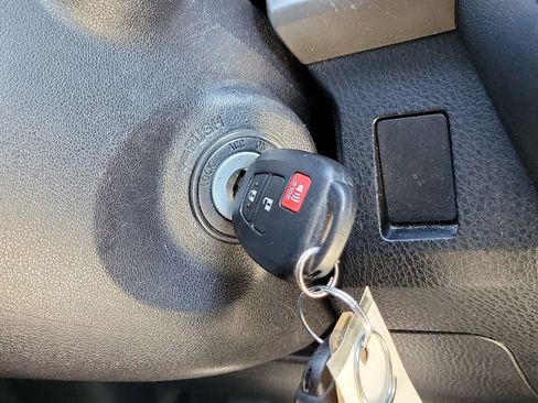 Used 2015 Toyota RAV4 XLE image 30