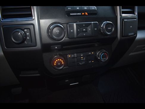 Used 2018 Ford F150 XLT AWD/4WD image 13
