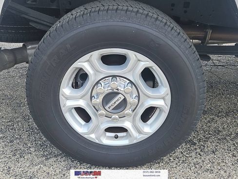 Used 2025 Ford F250 XLT AWD/4WD image 5