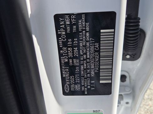 Used 2025 Hyundai Elantra Sport image 6