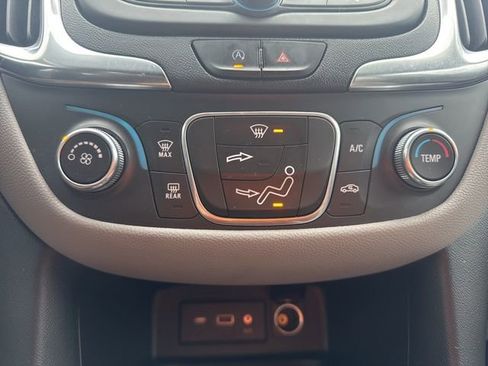 Used 2022 Chevrolet Equinox LS AWD/4WD image 19