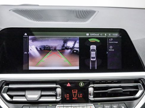 Certified 2022 BMW 330e w/ Convenience Package image 27