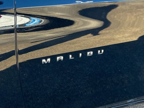 Used 2024 Chevrolet Malibu LT image 18