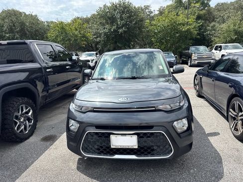 Used 2020 Kia Soul LX FWD image 2