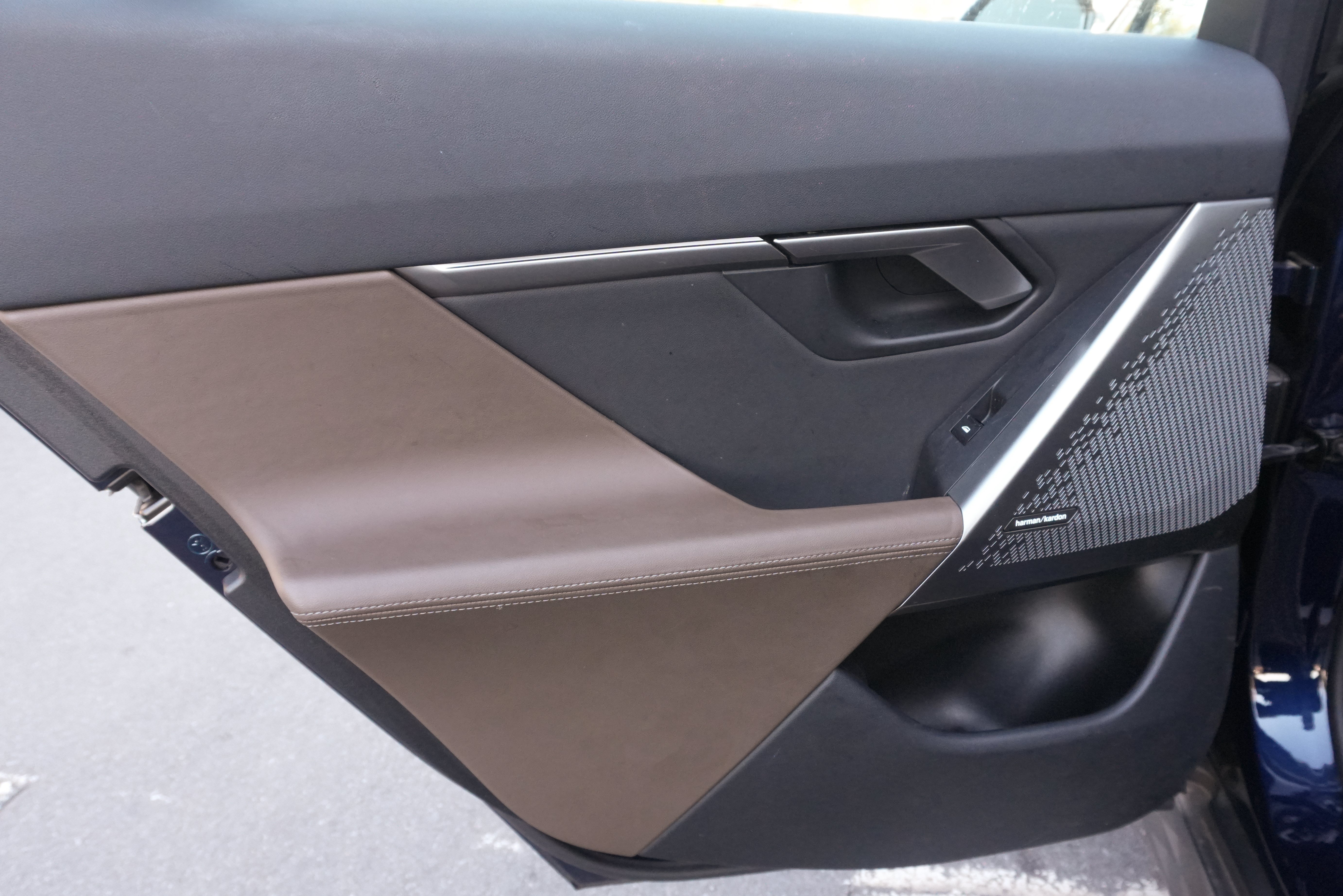 Certified 2024 BMW i5 eDrive40i w/ Premium Package RWD image 29